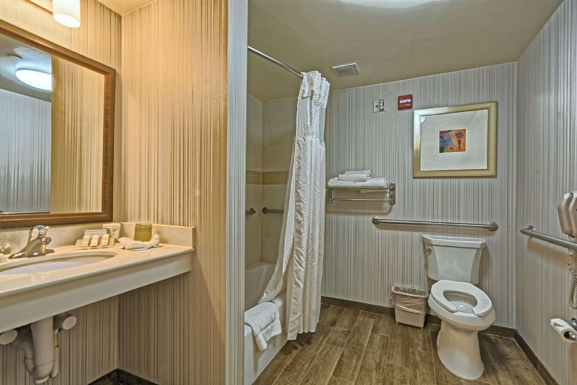 Hilton Garden Inn By Hilton Mount Laurel Ngoại thất bức ảnh